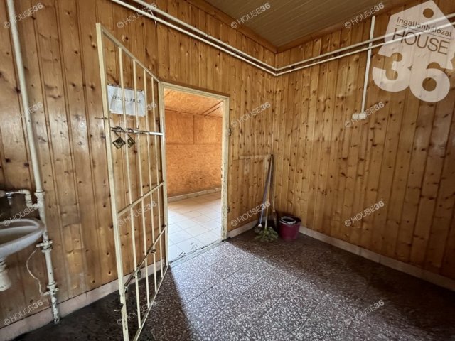 Eladó üzlethelyiség, Dunaegyházán 15.3 M Ft