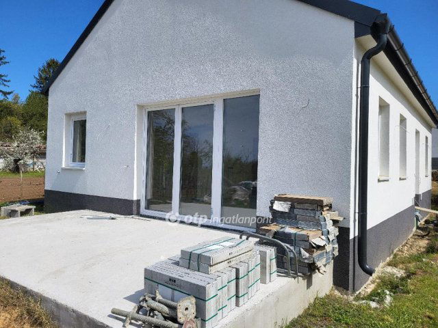 Eladó családi ház, Balatonszemesen 69 M Ft, 4 szobás