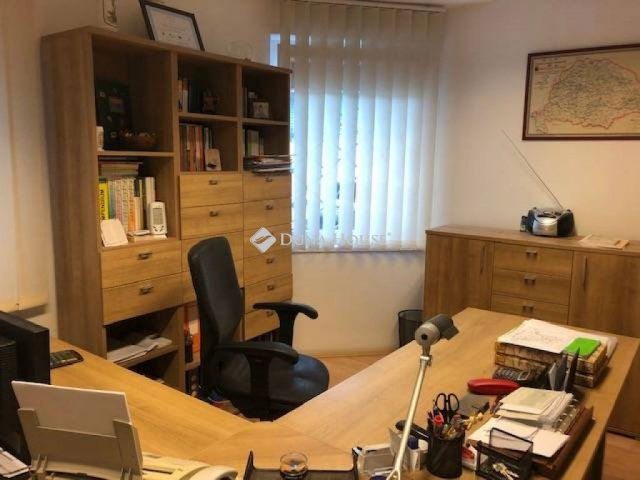 Eladó családi ház, Szentlőrincen 75 M Ft, 1 szobás