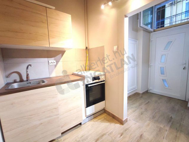 Kiadó téglalakás, albérlet, II. kerületben, Fő utcában