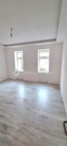Eladó téglalakás, Budapesten, XV. kerületben 85 M Ft, 4 szobás