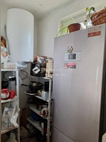 Eladó családi ház, Dunaharasztin 99.9 M Ft, 5 szobás