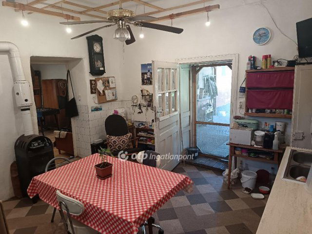 Eladó családi ház, Sárándon 38 M Ft, 2+1 szobás