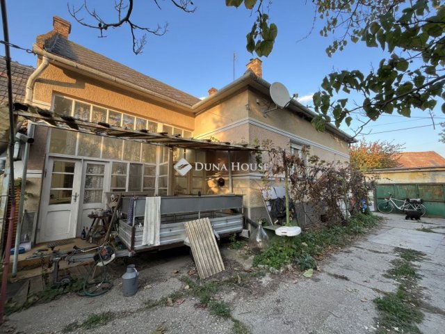 Eladó családi ház, Bölcskén, Petőfi Sándor úton 40 M Ft