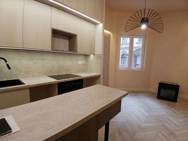 Eladó téglalakás, Budapesten, VII. kerületben 145.9 M Ft