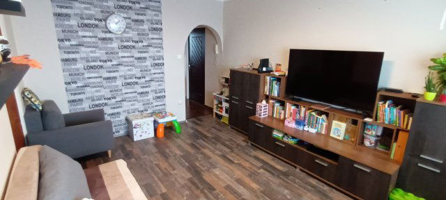 Eladó panellakás, Szegeden 69.986 M Ft, 4+2 szobás