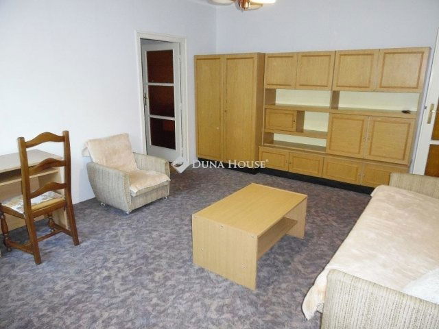 Eladó téglalakás, Debrecenben 49.9 M Ft, 2 szobás