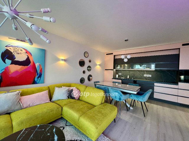 Eladó téglalakás, Balatonfüreden 220 M Ft, 3 szobás