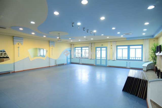 Eladó ipari ingatlan, Nagykőrösön 280 M Ft