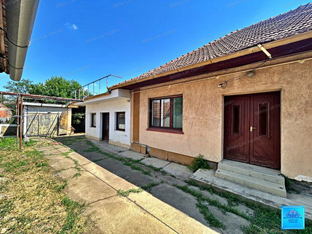 Eladó családi ház, Békésen 17.9 M Ft, 3 szobás