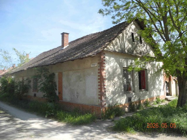 Eladó családi ház, Mezőtúron 2.9 M Ft, 2 szobás