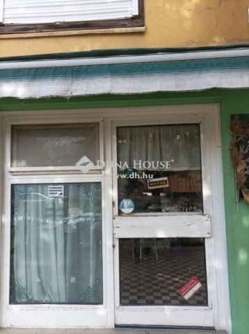 Eladó üzlethelyiség, Szentlőrincen 22 M Ft