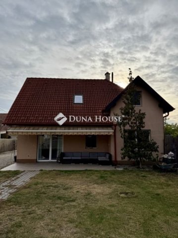 Eladó ikerház, Budapesten, XVIII. kerületben 130 M Ft, 4 szobás