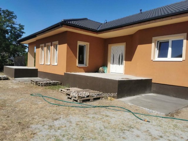 Eladó családi ház, Dabason 89 M Ft, 5 szobás