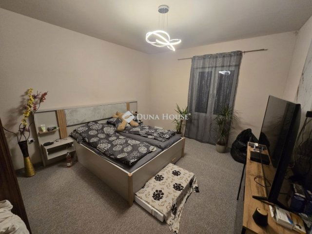 Eladó családi ház, Szegeden 37.5 M Ft, 2 szobás