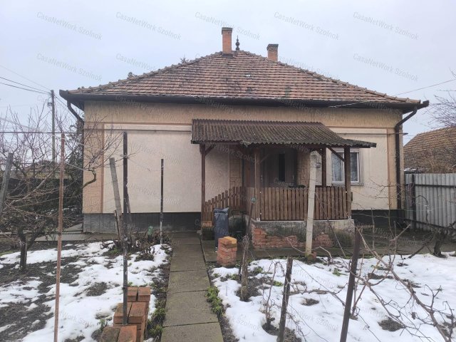 Eladó családi ház, Tiszaföldváron 19.9 M Ft, 3 szobás