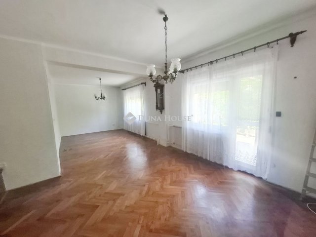 Eladó ikerház, Vácon 114 M Ft, 6 szobás / költözzbe.hu