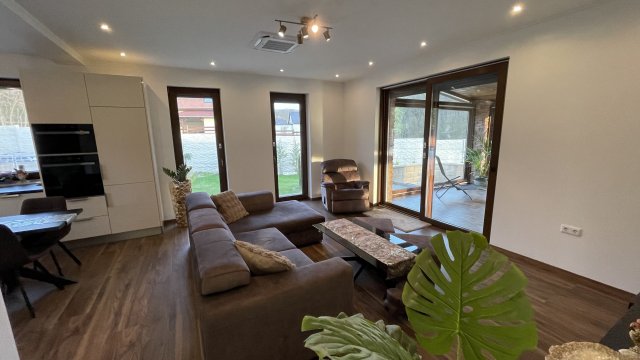 Eladó családi ház, Győrújbaráton 164.9 M Ft, 3 szobás