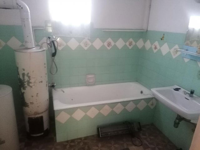 Eladó családi ház, Kamuton 8.99 M Ft, 3 szobás