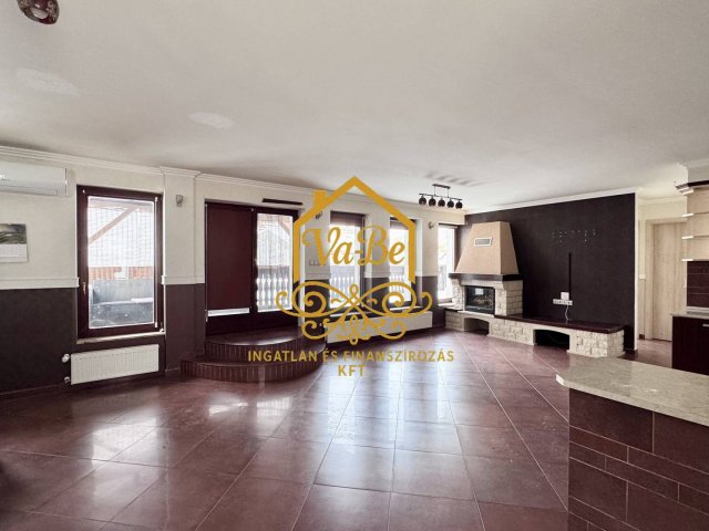 Eladó téglalakás, Egerben 68.9 M Ft, 4 szobás