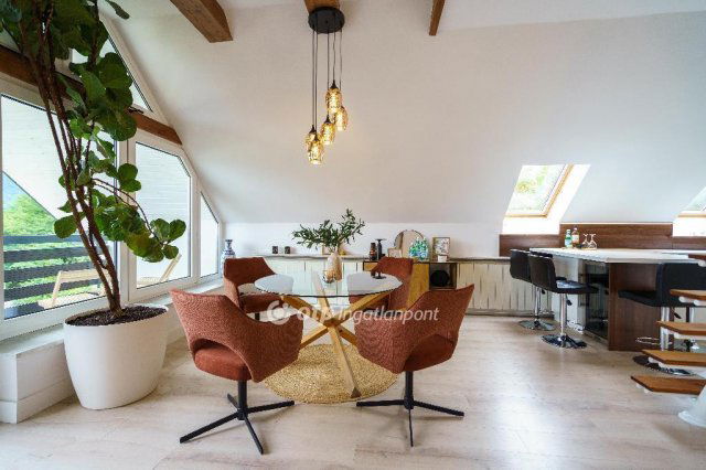 Eladó családi ház, Budapesten, III. kerületben 293.25 M Ft