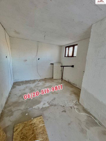 Eladó nyaraló, Dunaújvárosban 8.9 M Ft, 2 szobás