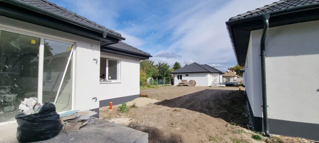 Eladó családi ház, Bicskén 95 M Ft, 5 szobás