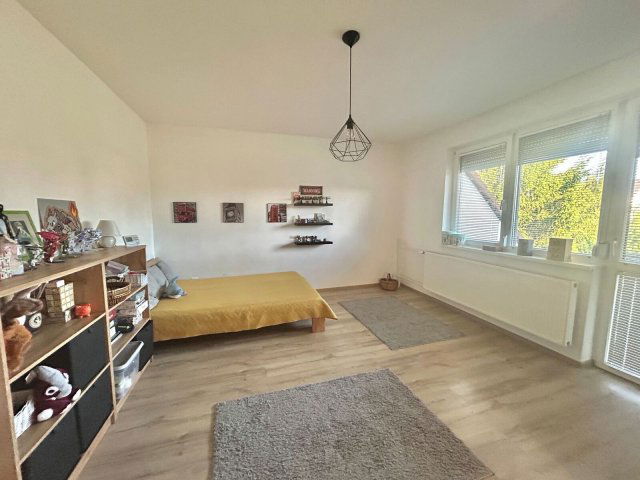 Eladó téglalakás, Nyíregyházán 74.99 M Ft, 4 szobás