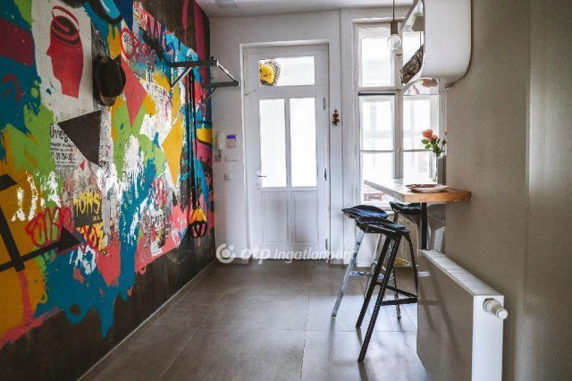 Eladó téglalakás, Budapesten, VI. kerületben 79.9 M Ft, 2 szobás