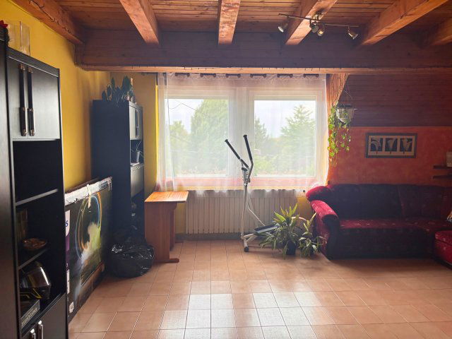 Eladó családi ház, Pomázon 235 M Ft, 9 szobás