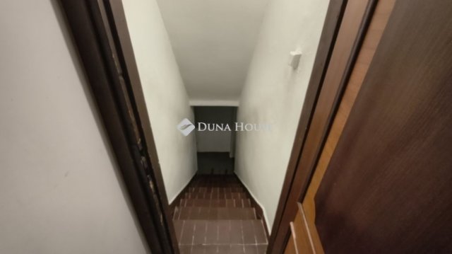 Eladó téglalakás, Kistarcsán 105 M Ft, 4 szobás