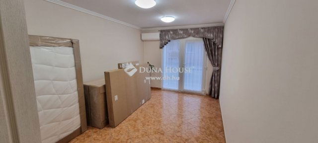 Eladó téglalakás, Kecskeméten 69.99 M Ft, 2 szobás