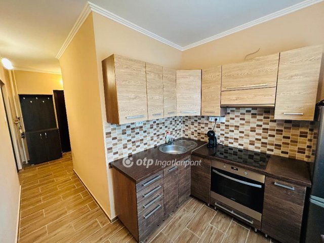 Eladó panellakás, Debrecenben 64.5 M Ft, 2 szobás