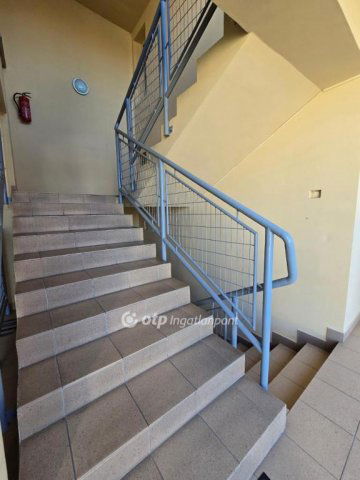 Eladó téglalakás, Pápán 33.49 M Ft, 1+1 szobás