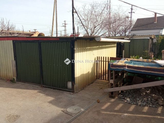 Eladó ikerház, Szegeden 65.5 M Ft, 5 szobás