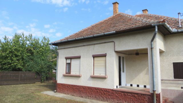 Eladó családi ház, Csanádapácán 20.75 M Ft, 2+2 szobás
