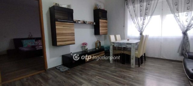 Eladó családi ház, Tolnán 36.9 M Ft, 2 szobás