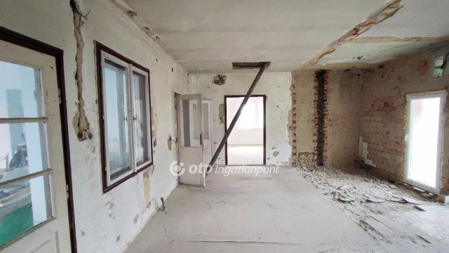 Eladó családi ház, Fehértón 19.9 M Ft, 3 szobás