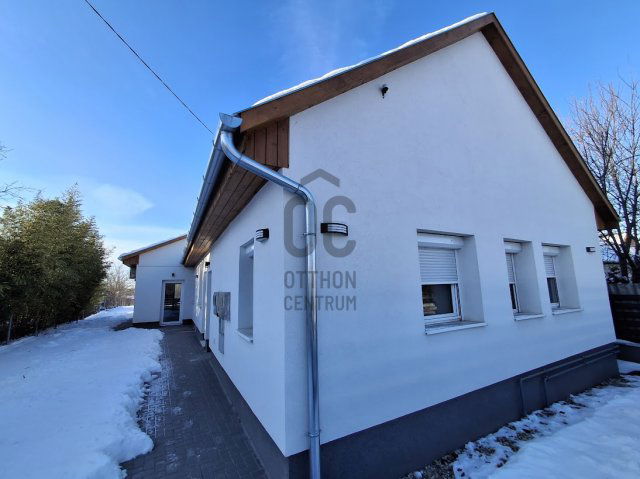 Eladó téglalakás, Abonyban 51.9 M Ft, 3 szobás