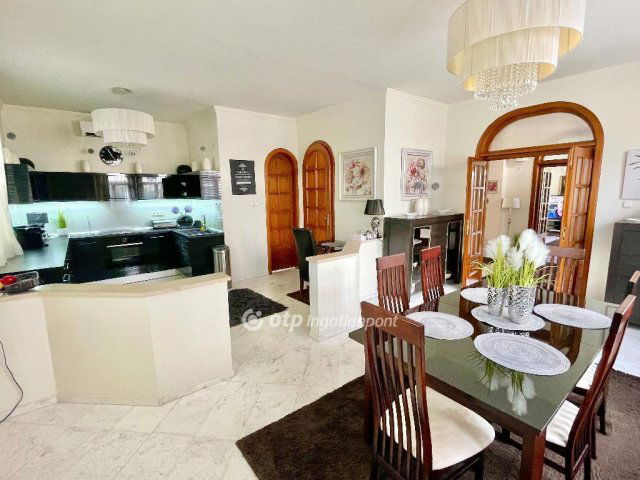 Eladó családi ház, Budapesten, XX. kerületben 215 M Ft, 4 szobás