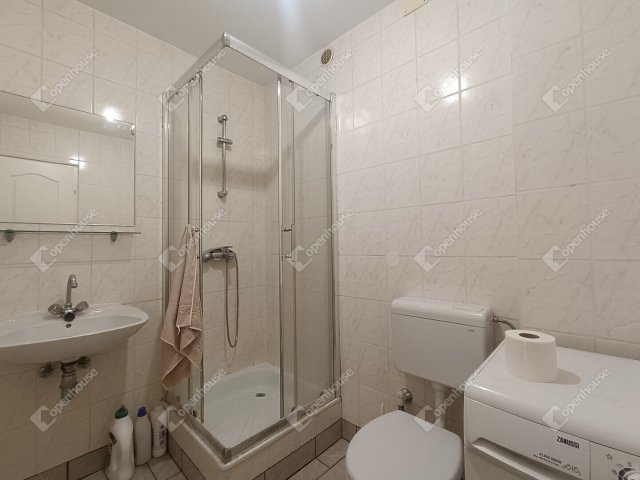 Eladó családi ház, Sopronban 119 M Ft, 7 szobás