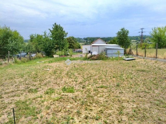 Eladó családi ház, Baracskán 22.9 M Ft, 1 szobás