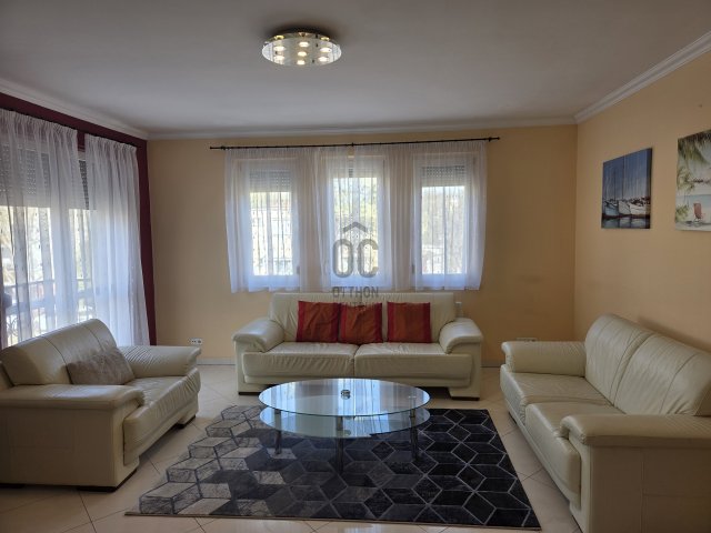 Kiadó téglalakás, albérlet, Debrecenben 300 E Ft / hó, 3 szobás