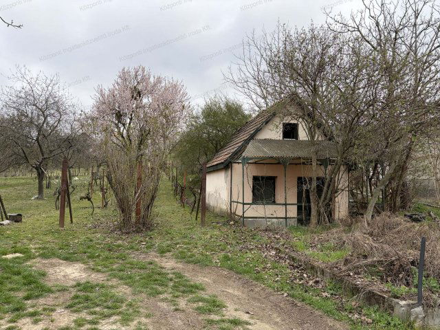 Eladó mezogazdasagi ingatlan, Vértesszőlősön 22 M Ft, 1 szobás