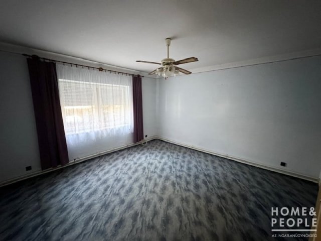 Eladó családi ház, Csanyteleken 27.1 M Ft, 5 szobás
