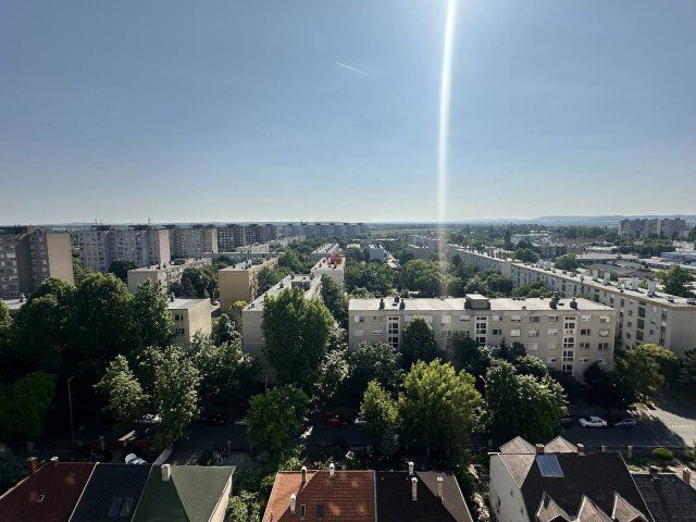Eladó panellakás, Székesfehérvárott 41.9 M Ft, 3 szobás