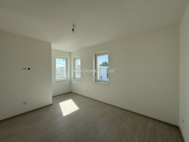 Eladó ikerház, Budapesten, XVIII. kerületben 130 M Ft, 3 szobás