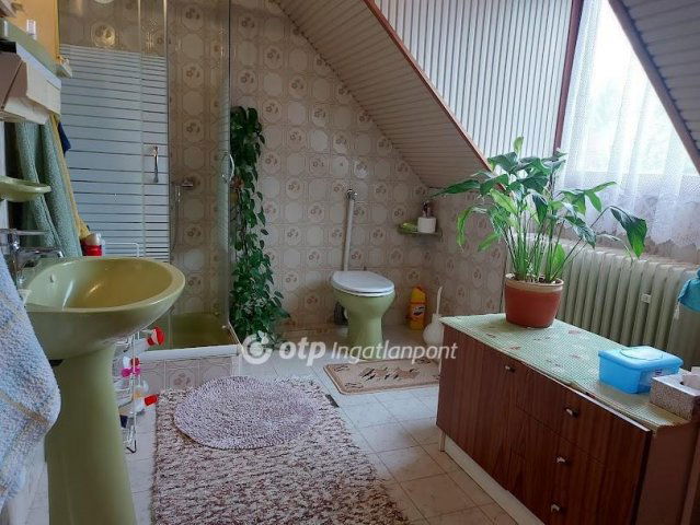 Eladó családi ház, Szigetváron 59.8 M Ft, 5 szobás