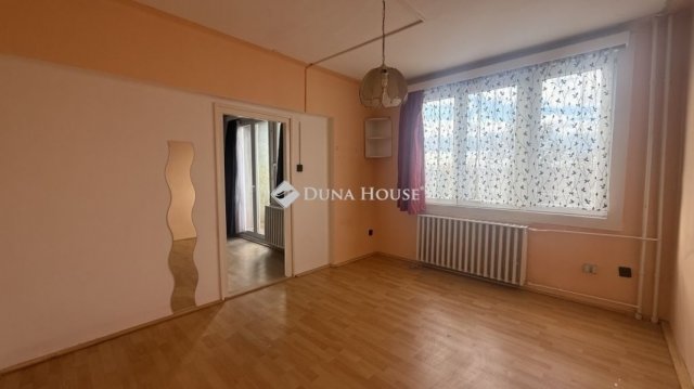 Eladó téglalakás, Szombathelyen 39.99 M Ft, 3 szobás