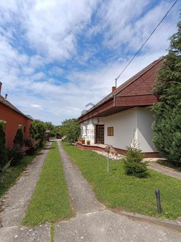Eladó családi ház, Karádon 49.9 M Ft, 5 szobás